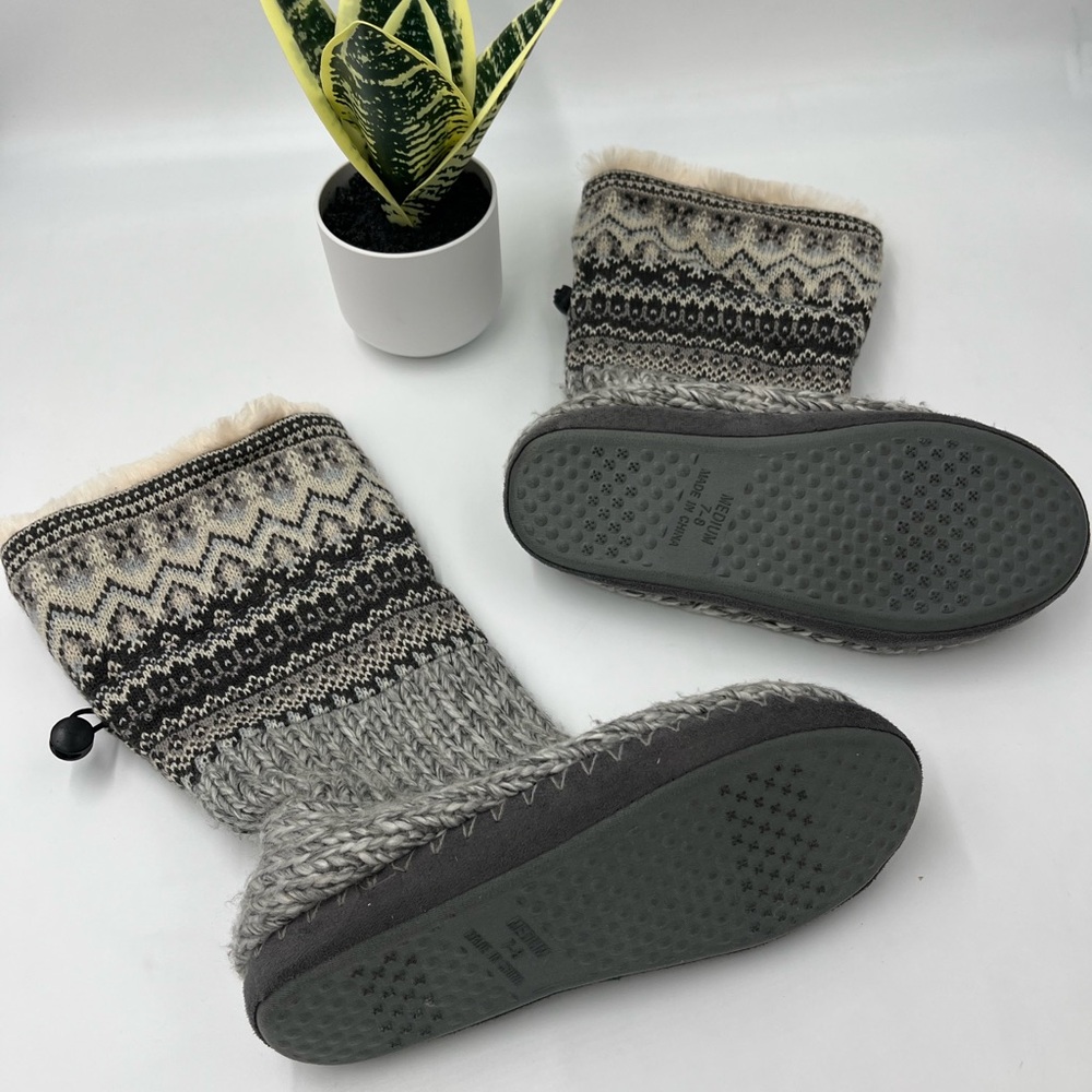 Cozy Gray Patterned Women's Boots